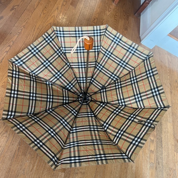 Burberrys Plaid Umbrella - Picture 6 of 6